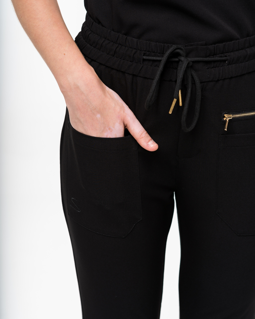 5. Vivienne Pantalon halat medical Jogger cu 5 buzunare negru Pantaloni Medicali Femei Negri - Vivienne - imagine 6